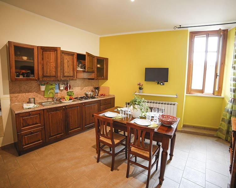 Palazzo Le Muse Apartments Bevagna Exterior photo